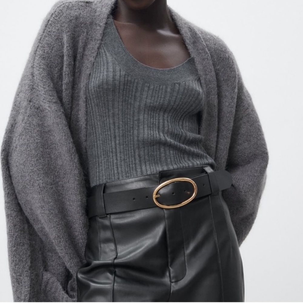 🤍 ZARA Gold Tone Buckle Leather Belt